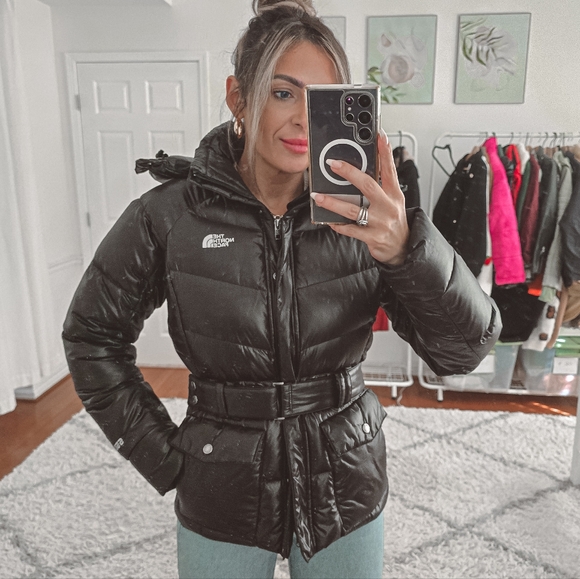 The North Face black Menlo belted puffer down jacket size S - Picture 2 of 15